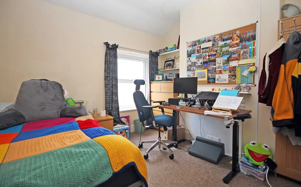 Farrar Road, Bangor, LL57, photo 9
