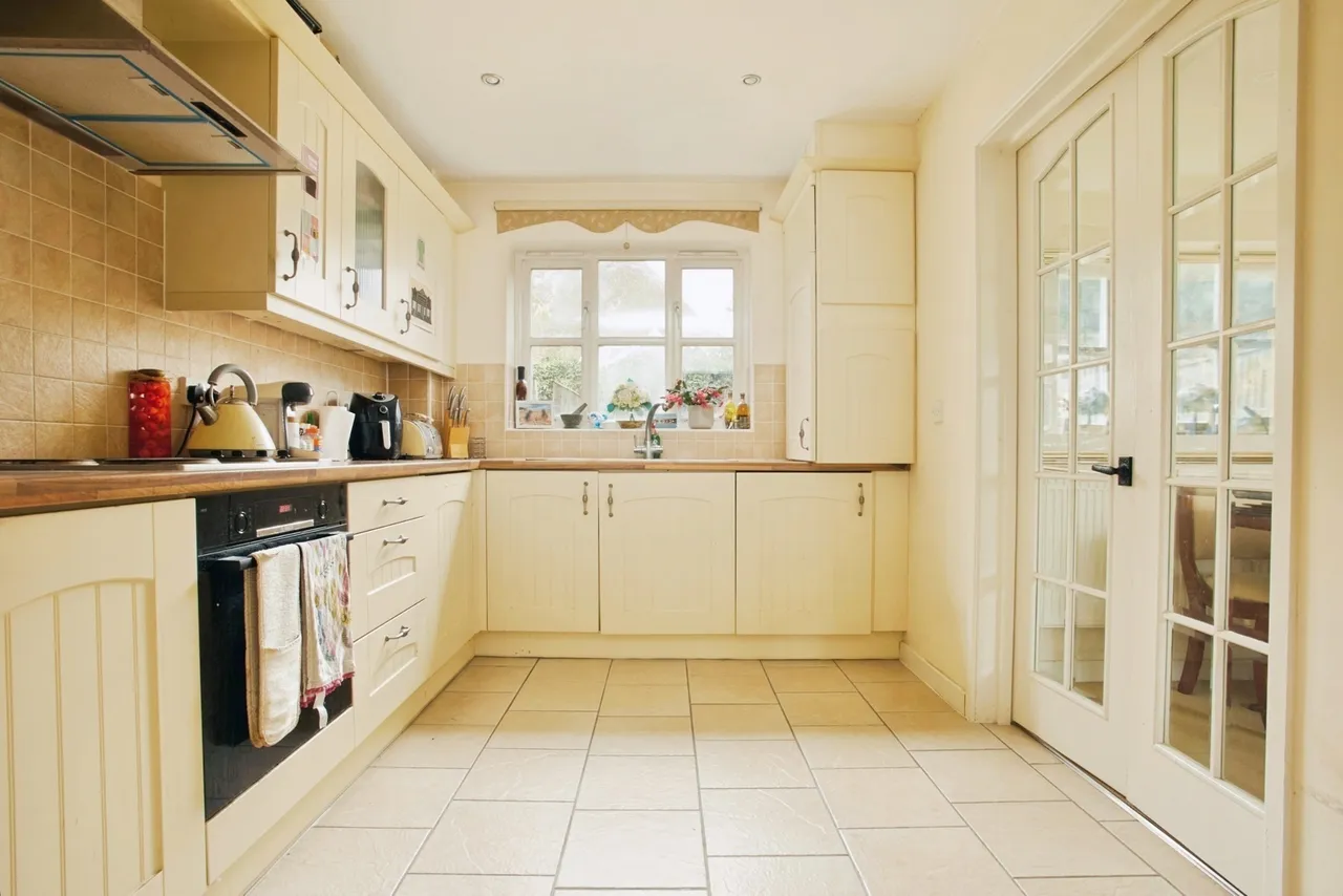 The Avenue, Winchester Hill, SO21, photo 10