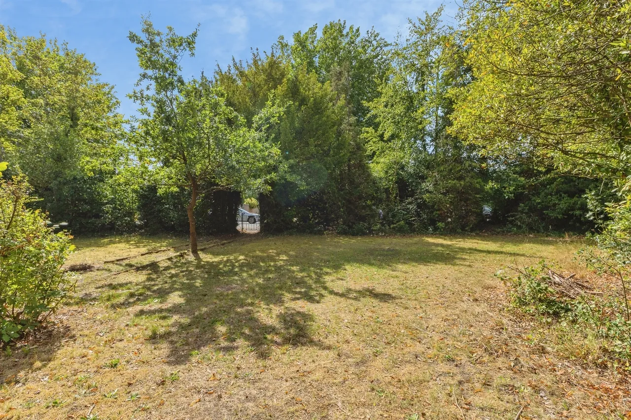 Earlham Road, Norwich, photo 12
