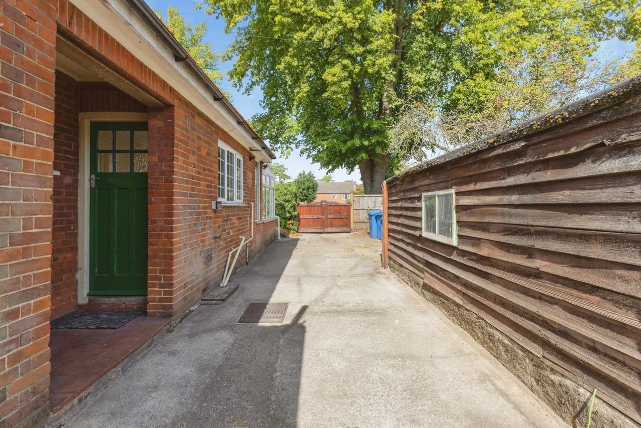 Earlham Road, Norwich, photo 3