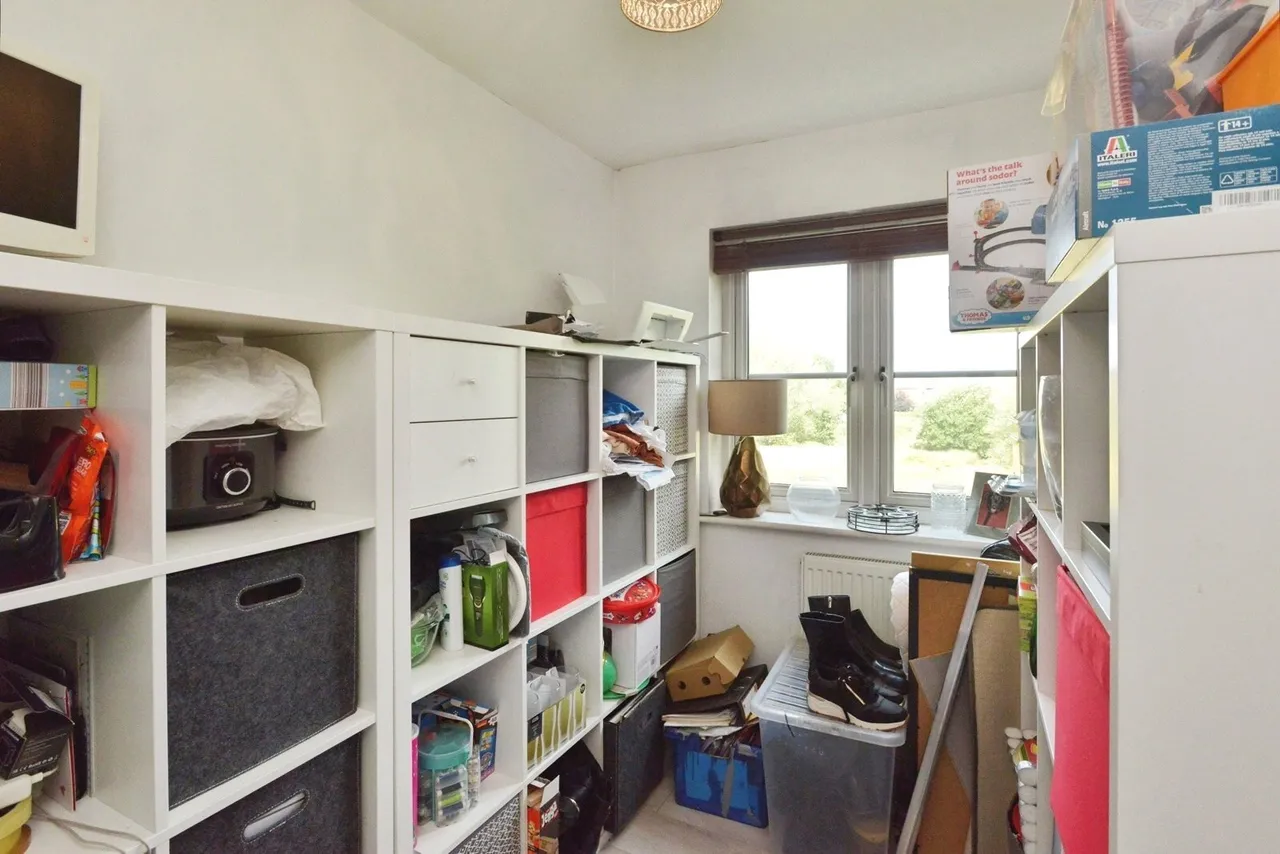 Canal Lane, Deanshanger, MK19, photo 13