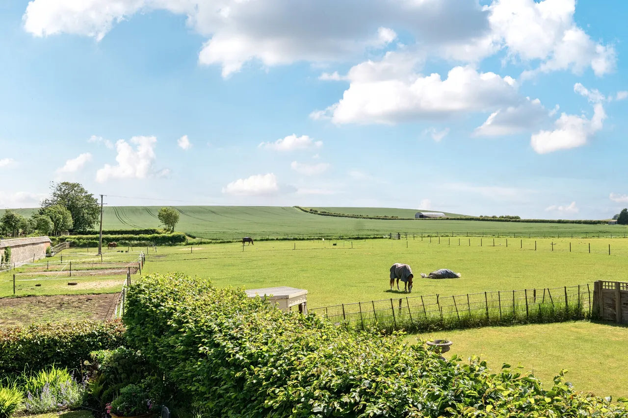 Beckhampton, Marlborough, SN8, photo 4