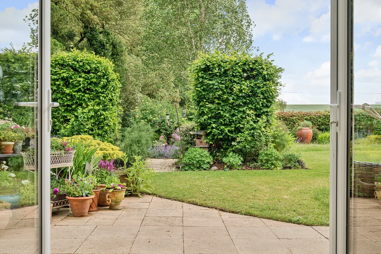 Beckhampton, Marlborough, SN8, photo 3
