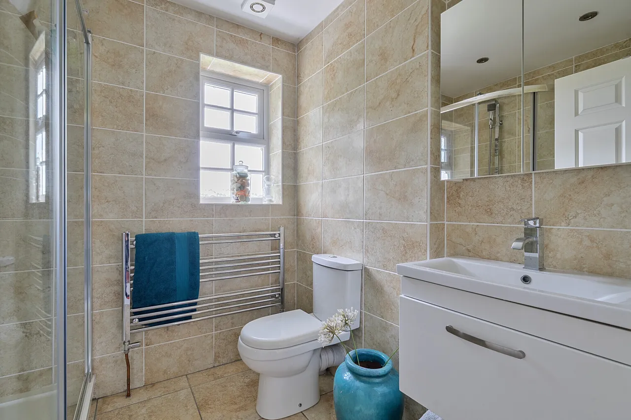 Beckhampton, Marlborough, SN8, photo 13