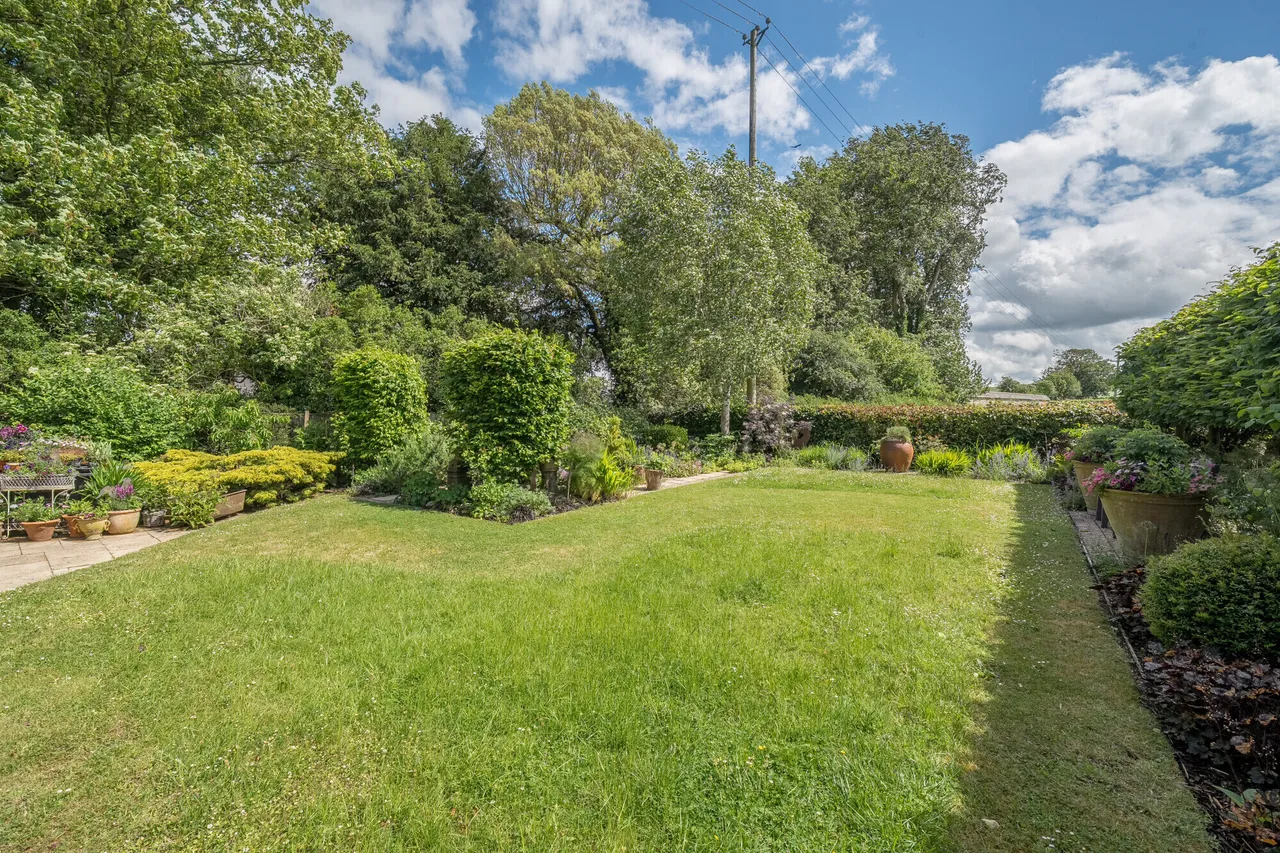 Beckhampton, Marlborough, SN8, photo 9