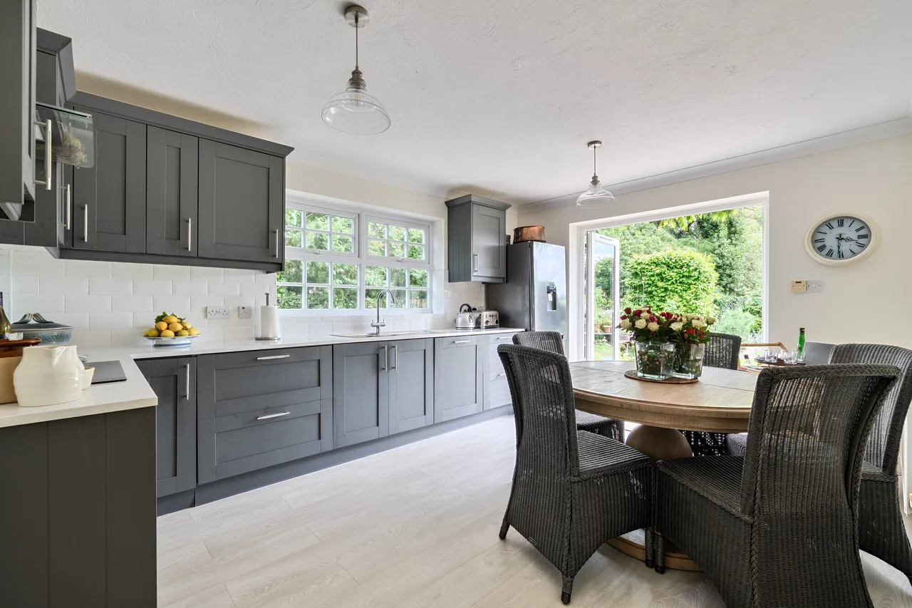 Beckhampton, Marlborough, SN8, photo 2