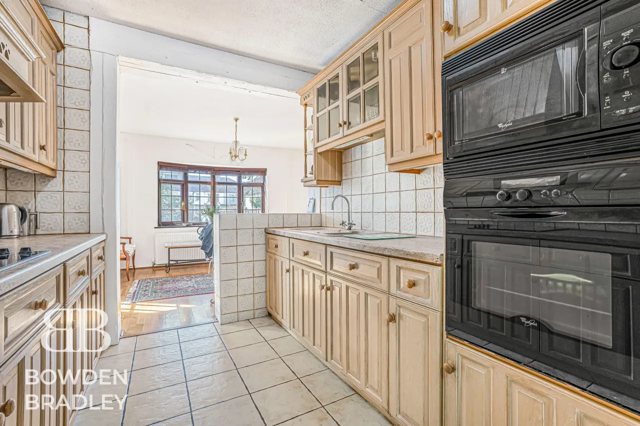 Queenborough Gardens, Ilford, IG2, photo 33