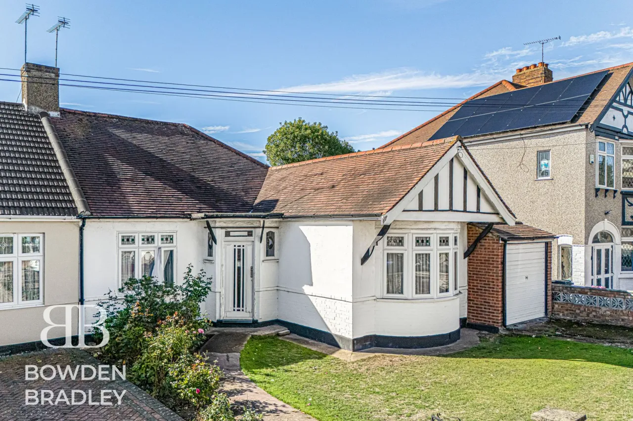 Queenborough Gardens, Ilford, IG2, photo 46