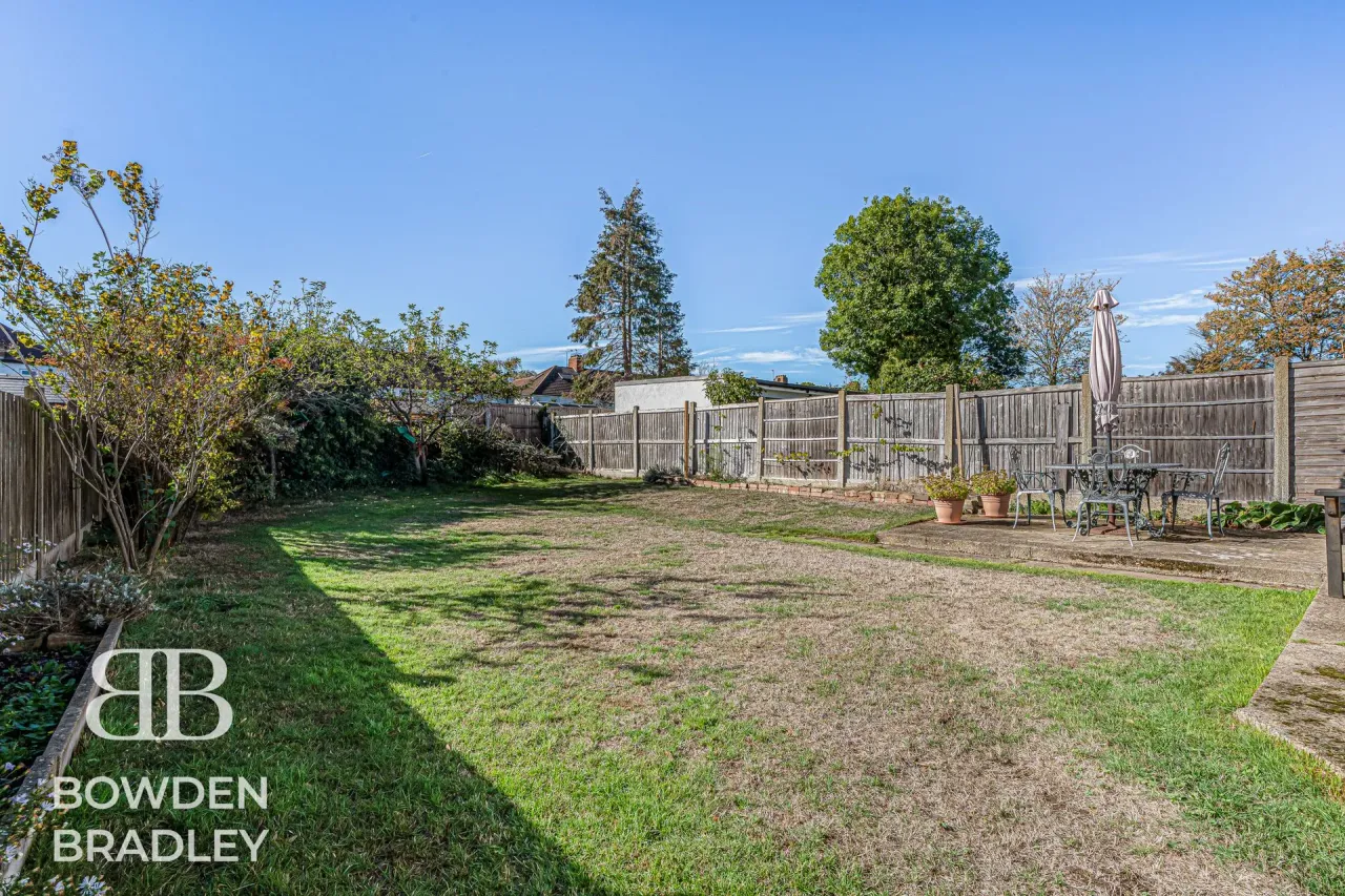 Queenborough Gardens, Ilford, IG2, photo 43