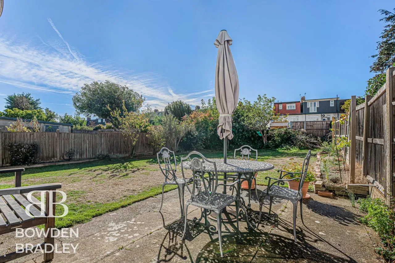 Queenborough Gardens, Ilford, IG2, photo 42