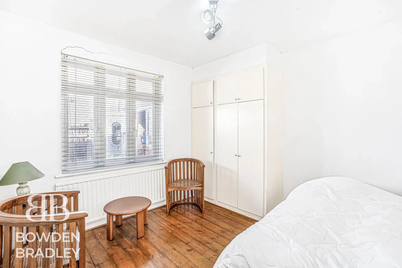 Queenborough Gardens, Ilford, IG2, photo 13