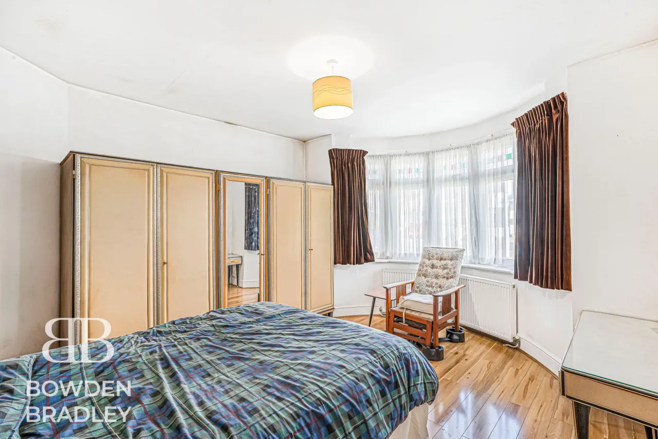 Queenborough Gardens, Ilford, IG2, photo 12