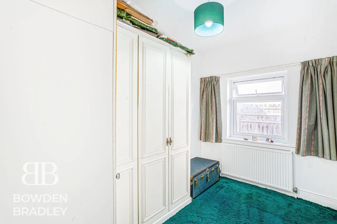 Queenborough Gardens, Ilford, IG2, photo 41