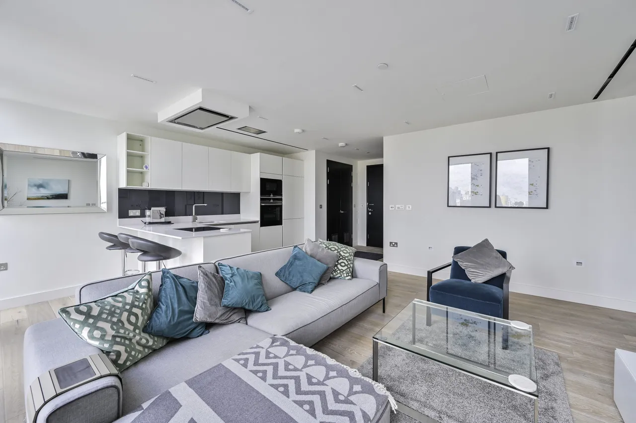 3 bed flat for sale — Flat 30, The Music Box, London