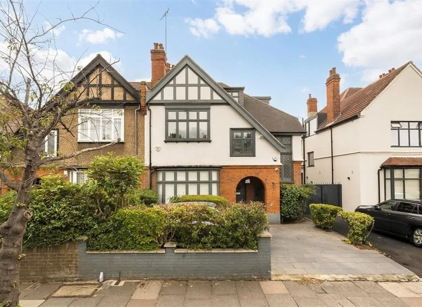 3 bed flat for sale, Chatsworth Road, Willesden Green, NW2