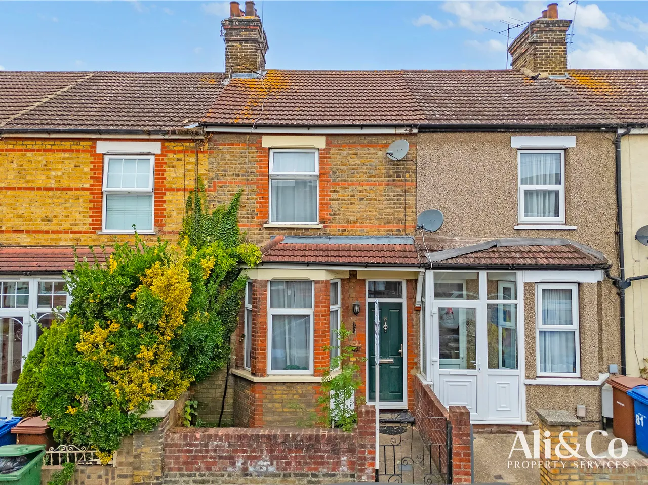 2 bed house for sale — Kent Road, Grays, Essex, RM17 6DE