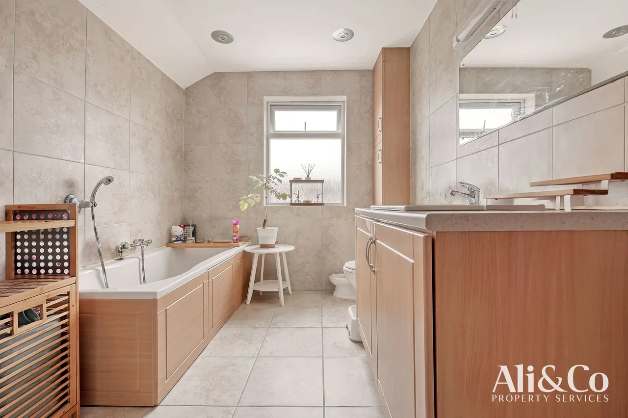 Kent Road, Grays, Essex, RM17 6DE, photo 12