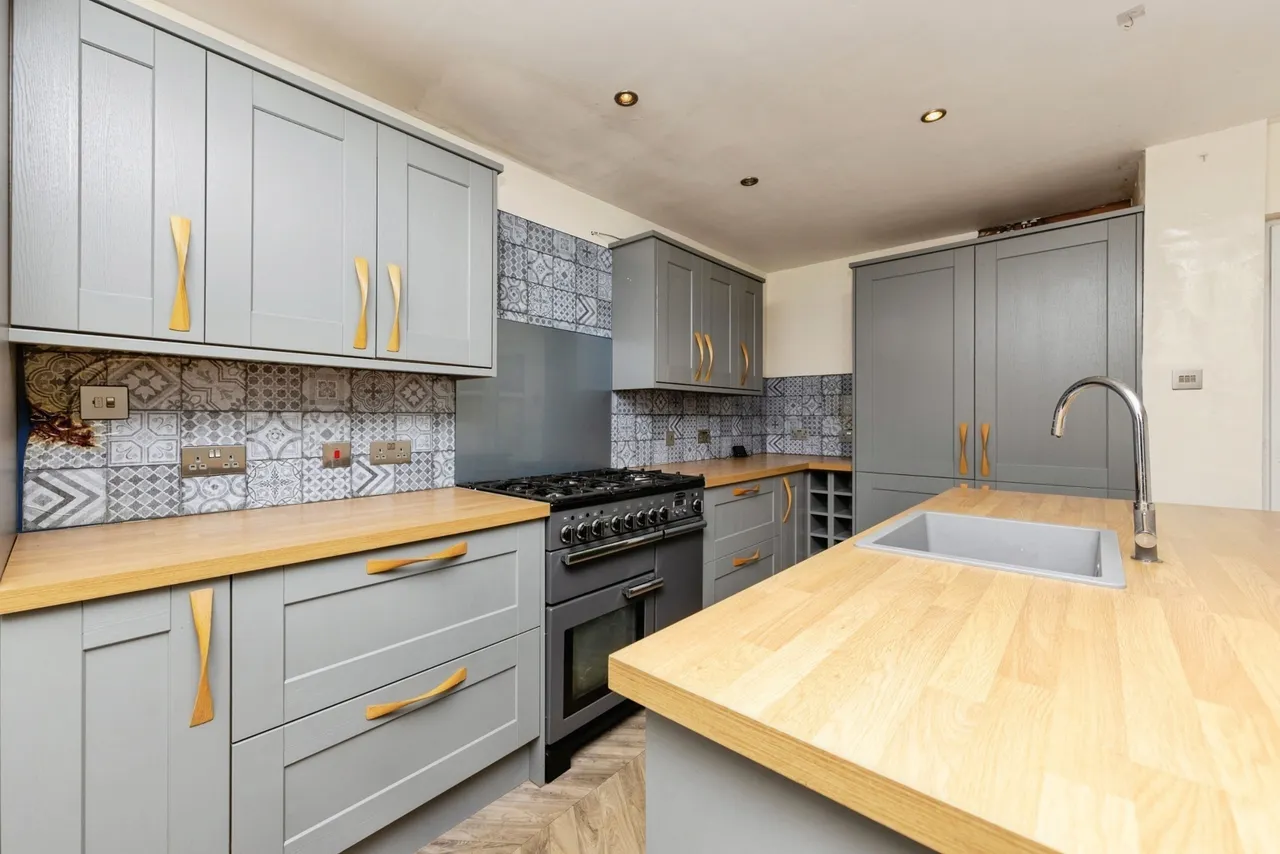 Causeway Street, Kidwelly, SA17, photo 3