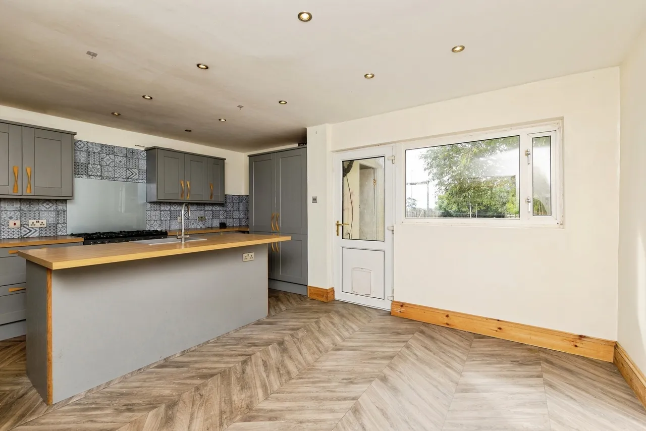 Causeway Street, Kidwelly, SA17, photo 5