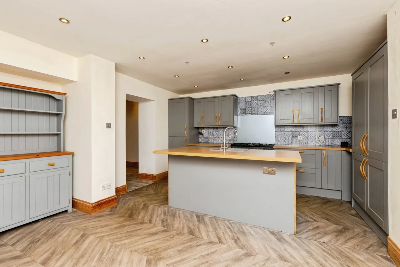 Causeway Street, Kidwelly, SA17, photo 4