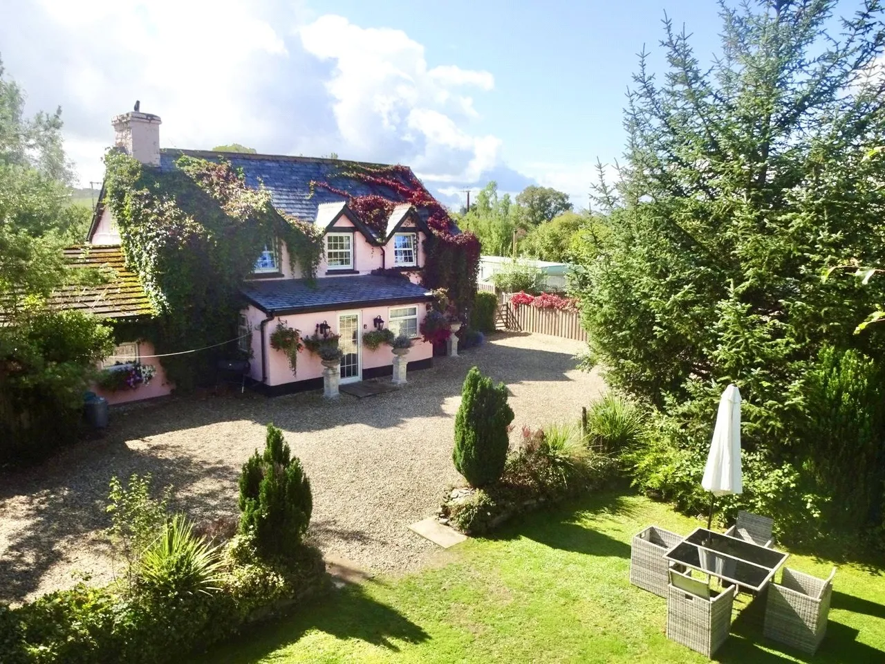 5 bed house for sale — Crossgates, Llandrindod Wells, Powys, LD1 6RF