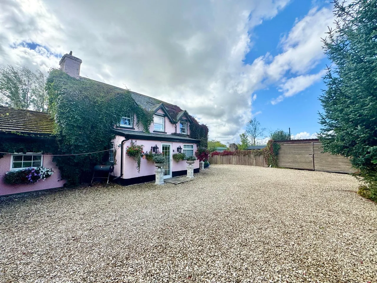 Crossgates, Llandrindod Wells, Powys, LD1 6RF, photo 53