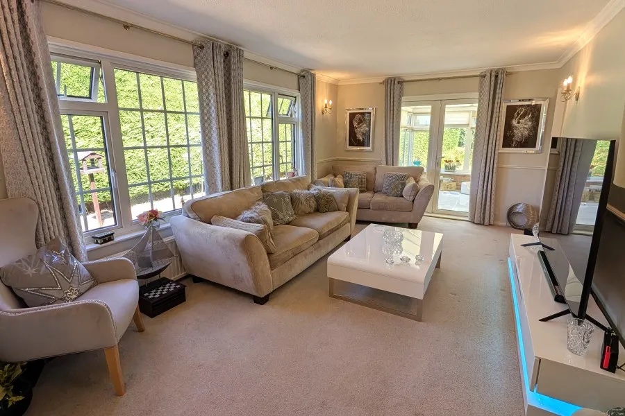Commonfields, Woking, GU24, photo 6