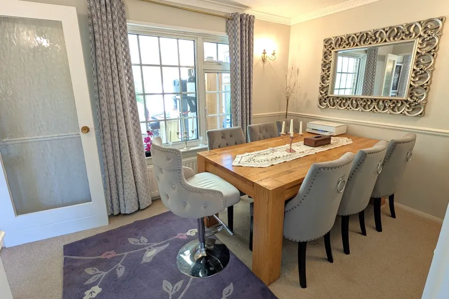 Commonfields, Woking, GU24, photo 7