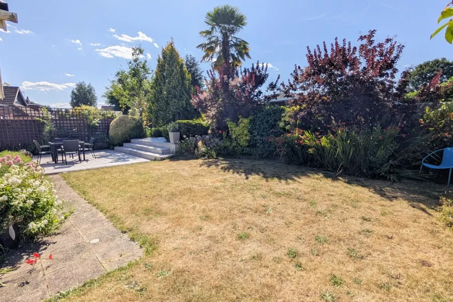 Commonfields, Woking, GU24, photo 15