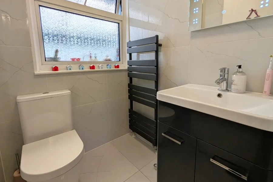 Commonfields, Woking, GU24, photo 14