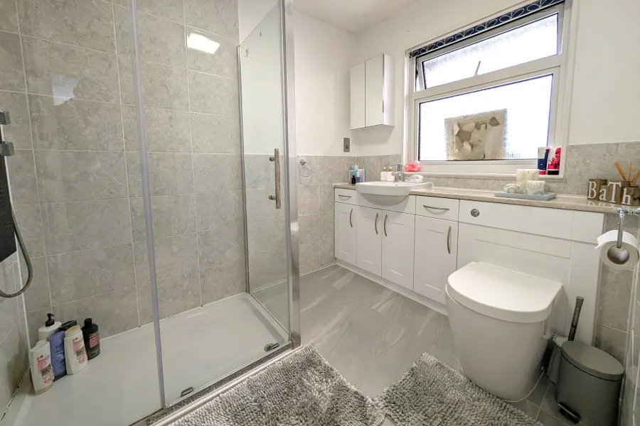 Commonfields, Woking, GU24, photo 13