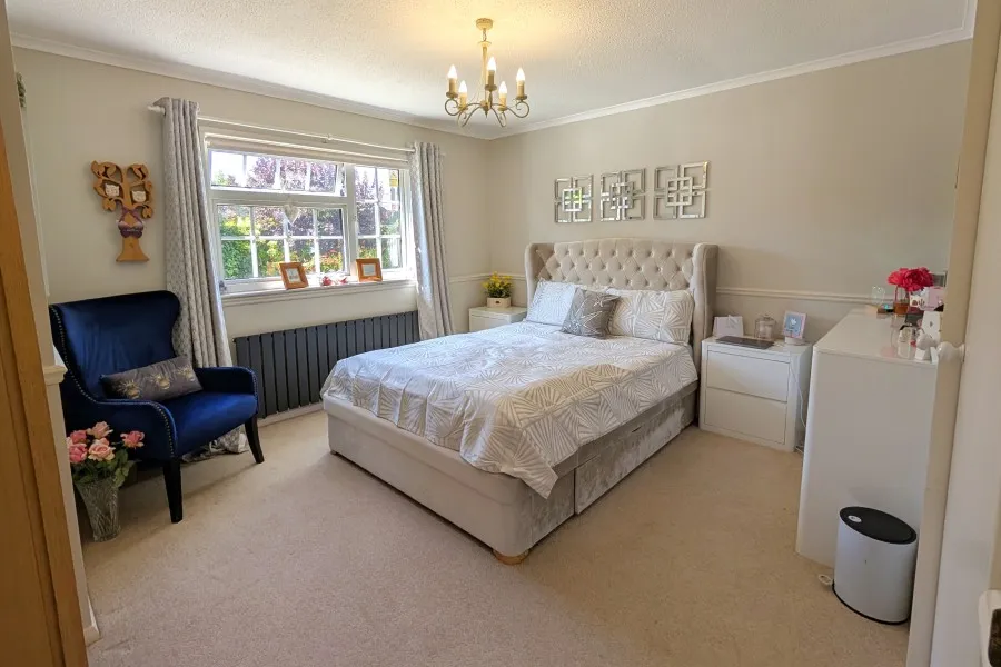 Commonfields, Woking, GU24, photo 10