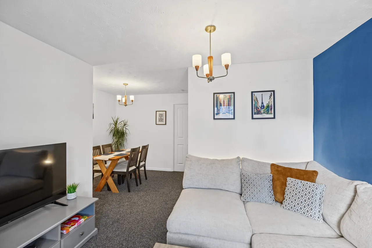 Loganswell Gardens, Thornliebank, G46, photo 5