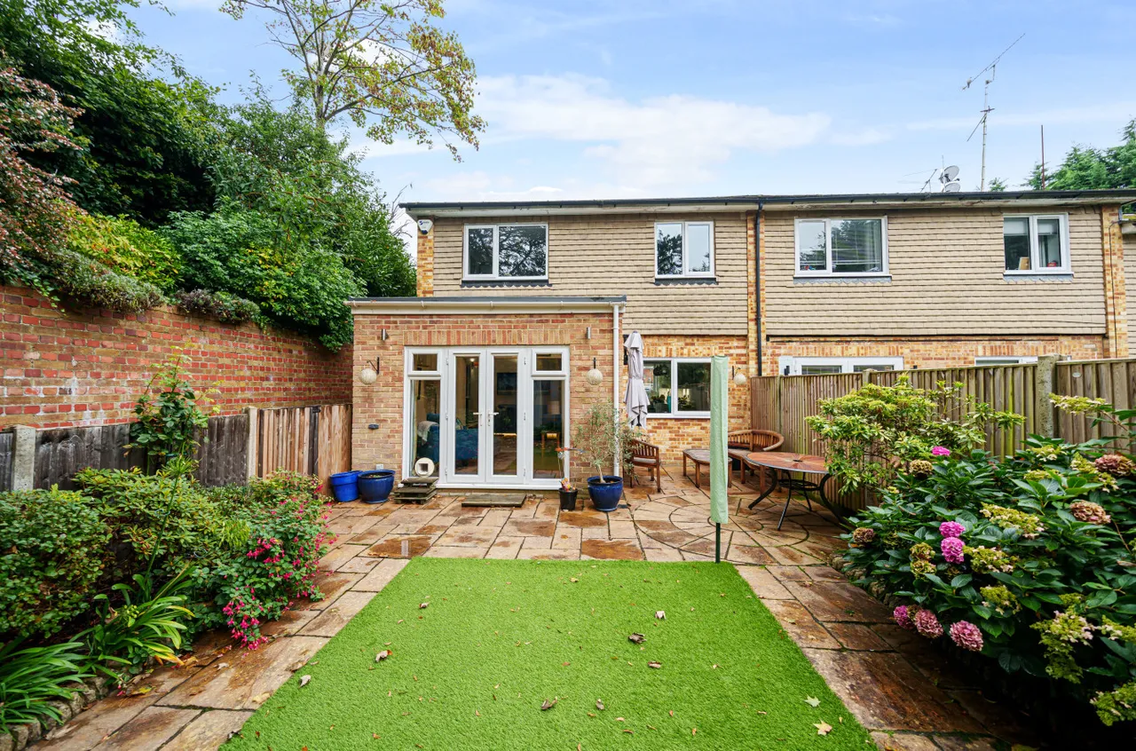 Hanover Close, Frimley, Camberley, Surrey, GU16 8LE, photo 12
