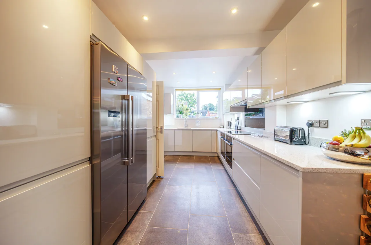 Hanover Close, Frimley, Camberley, Surrey, GU16 8LE, photo 4