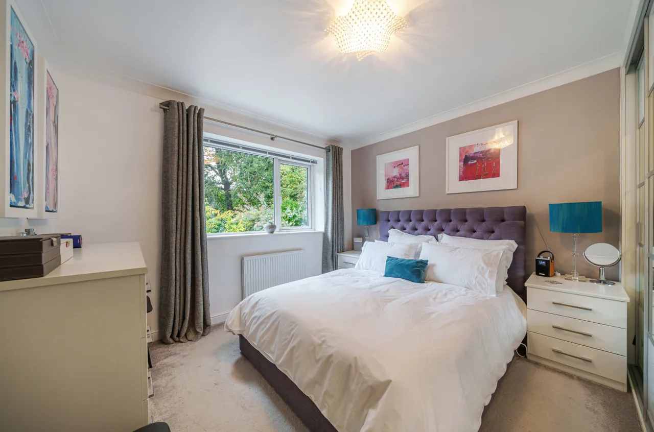 Hanover Close, Frimley, Camberley, Surrey, GU16 8LE, photo 8
