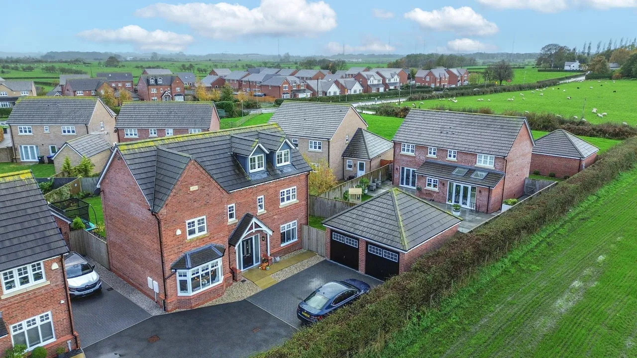 5 bed house for sale, Wheatfields Road, Preston, PR4