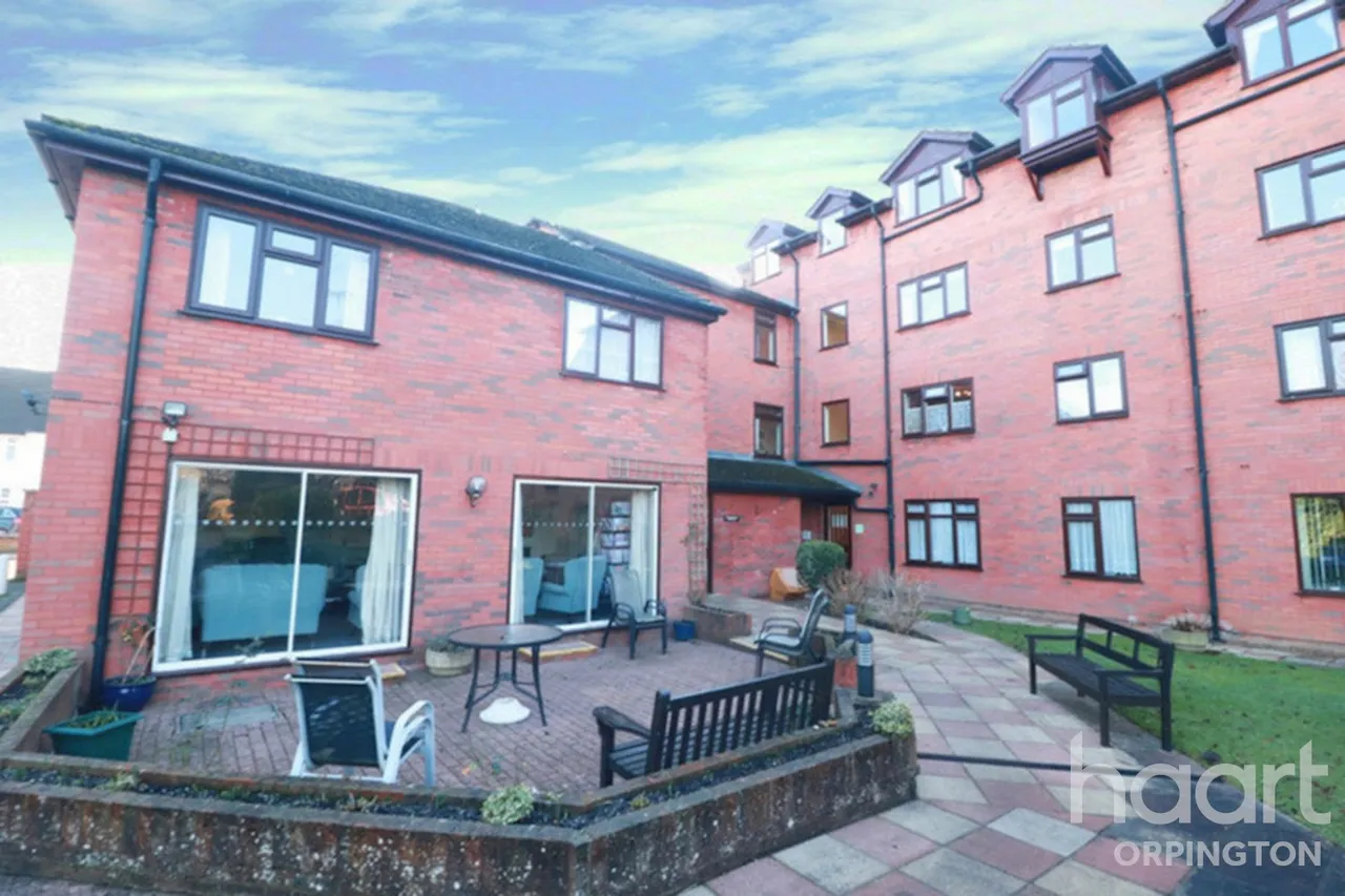 1 bed retirement property for sale, Farnborough Common, Orpington, BR6