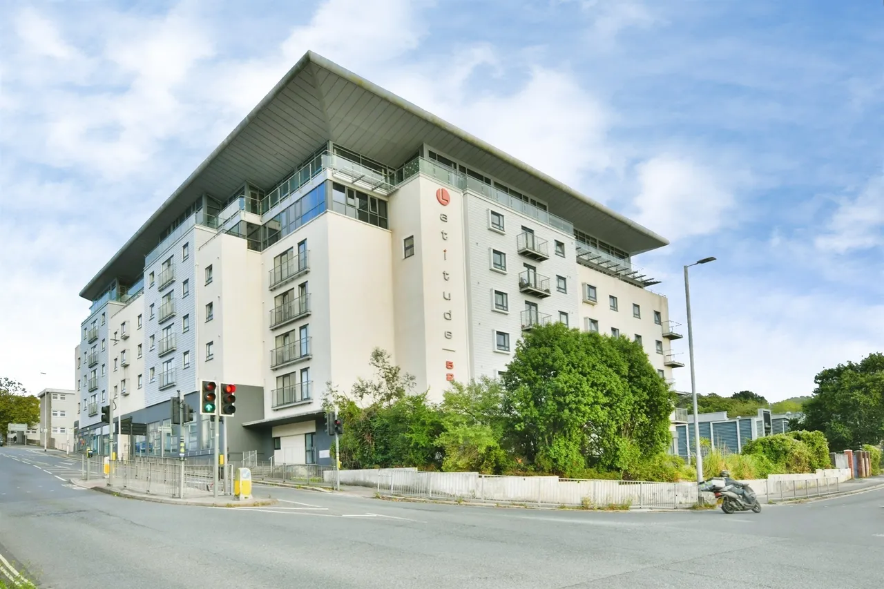 1 bed flat for sale — Albert Road, Plymouth