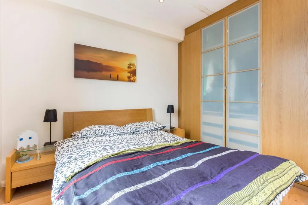 Greyhound Road, London, W6, photo 3