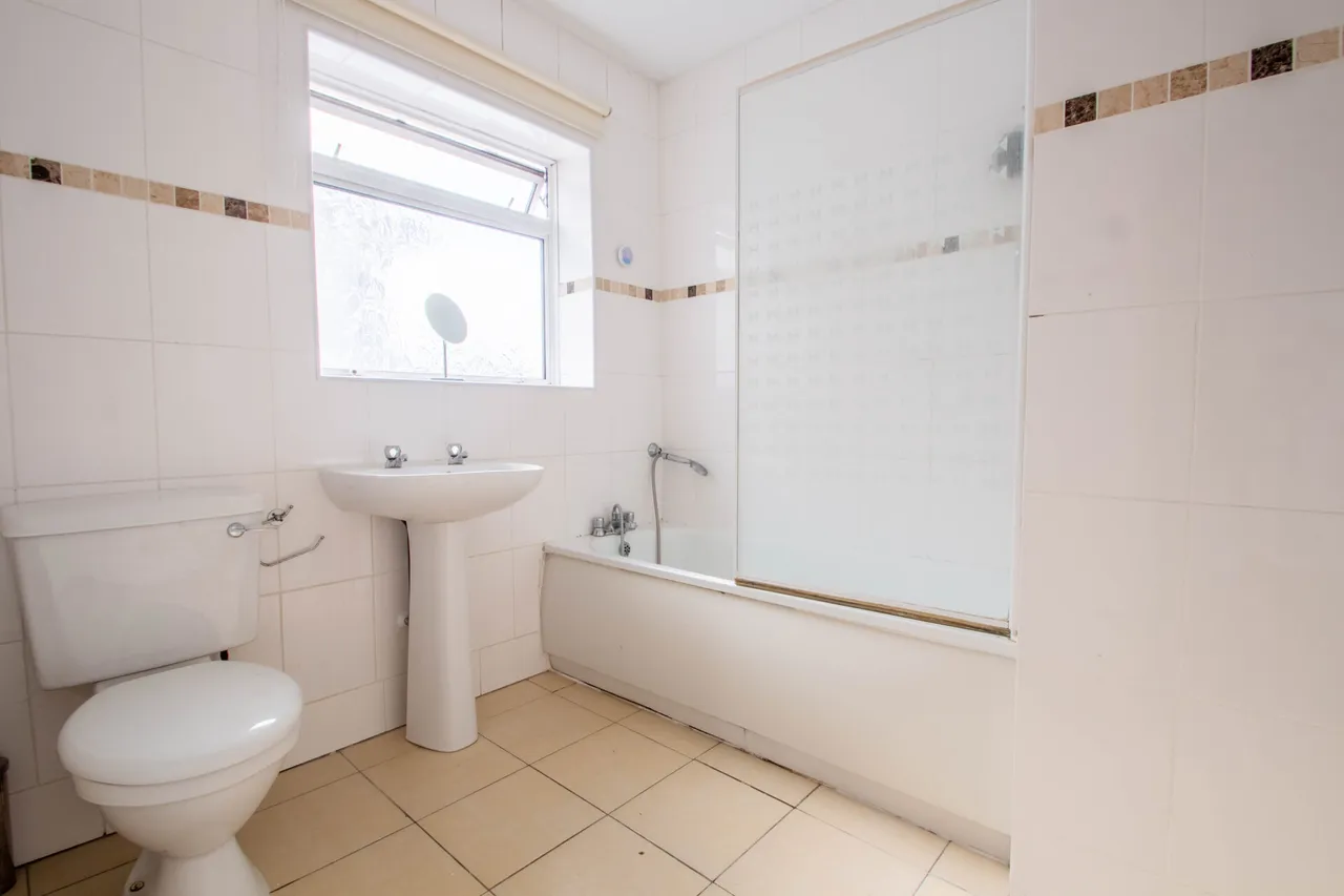 Maylands Drive, Sidcup, photo 10
