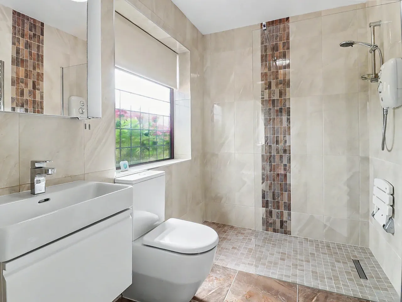 Barton Road, Malpas, photo 4