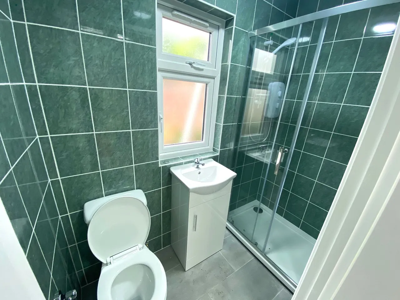 Kingston Road, Ilford, IG1, photo 7