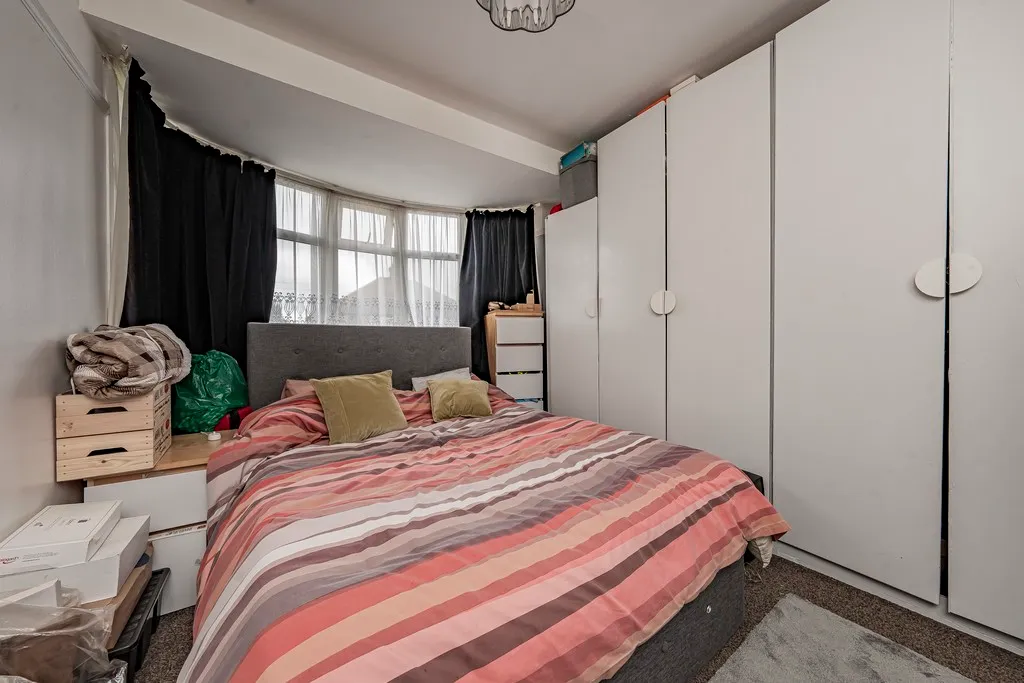 Ribblesdale Avenue, Northolt, photo 9