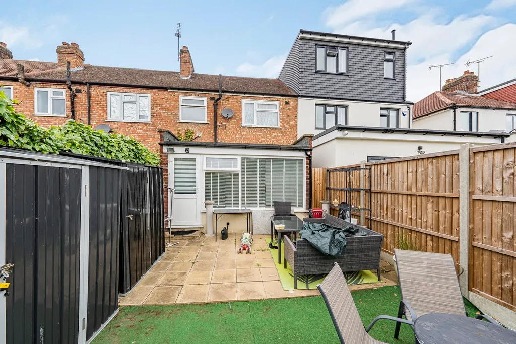 Ribblesdale Avenue, Northolt, photo 18