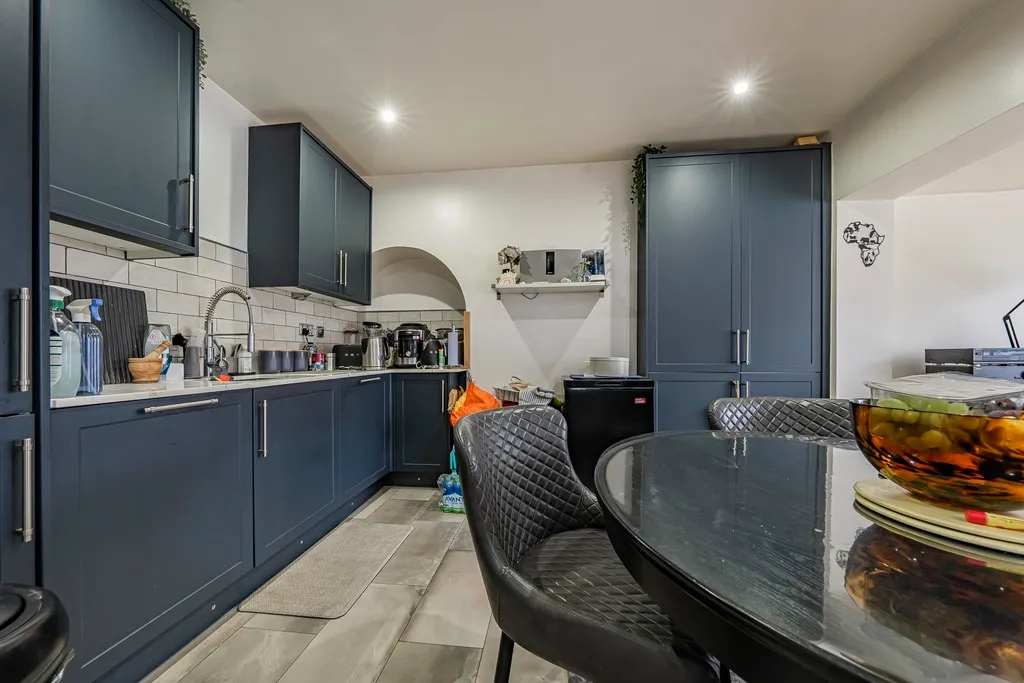 Ribblesdale Avenue, Northolt, photo 15