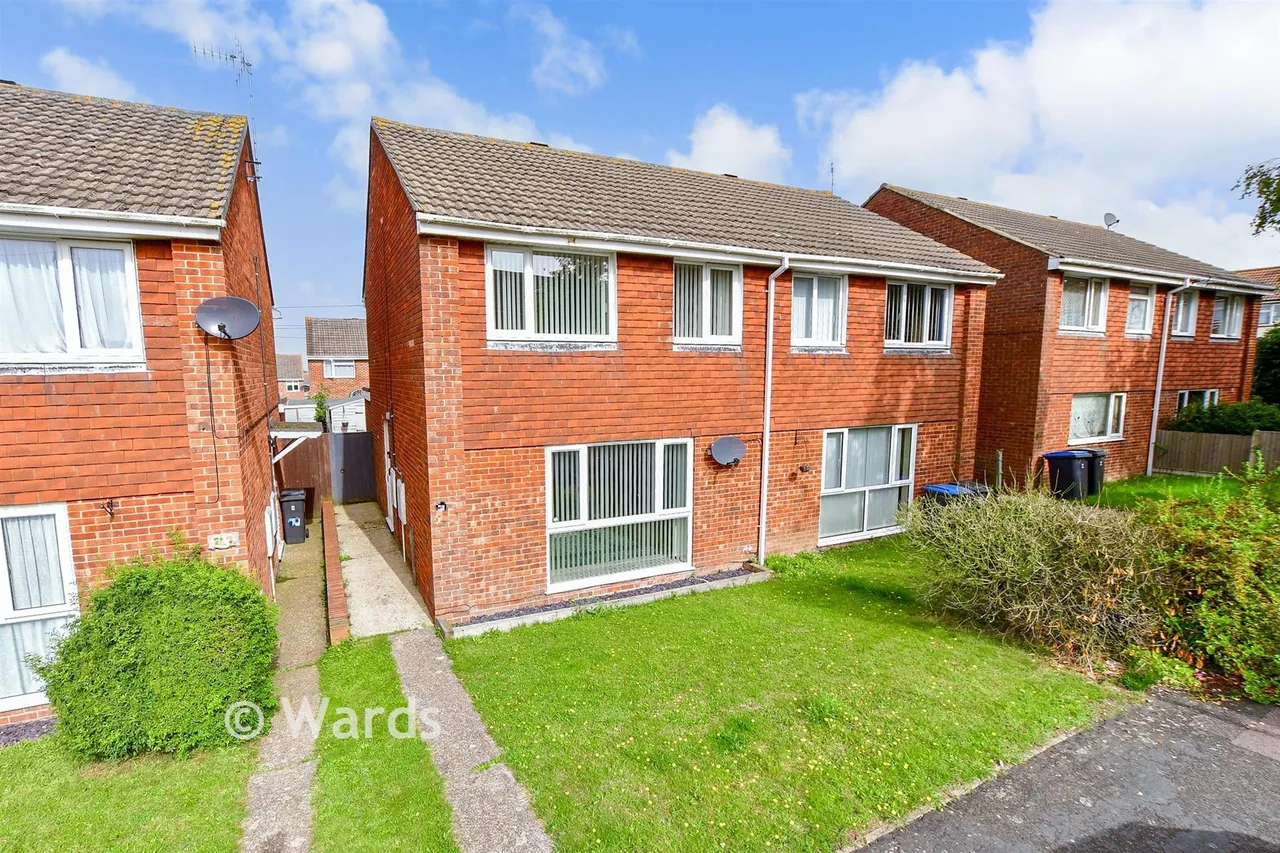 3 bed house for sale, St. Francis Close, Deal, CT14