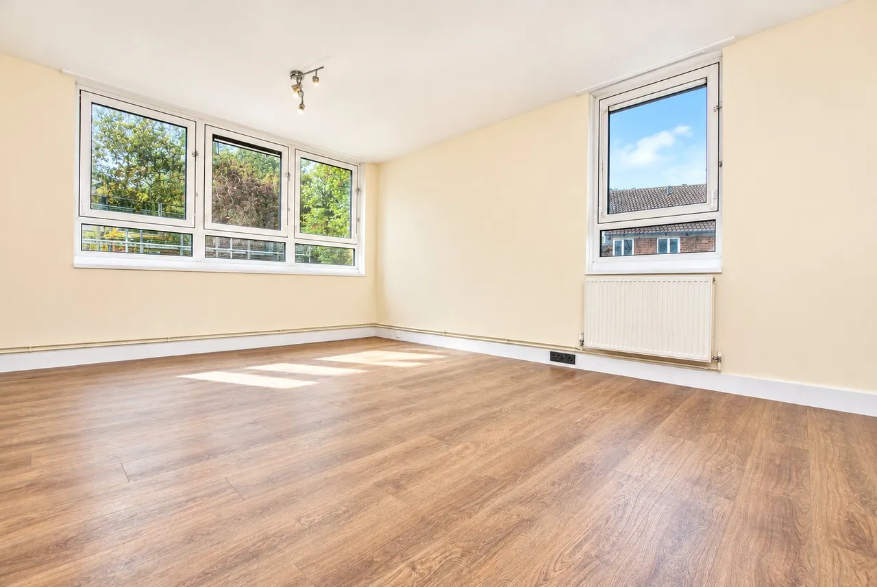 Mount Court, The Mount, GU2, photo 3