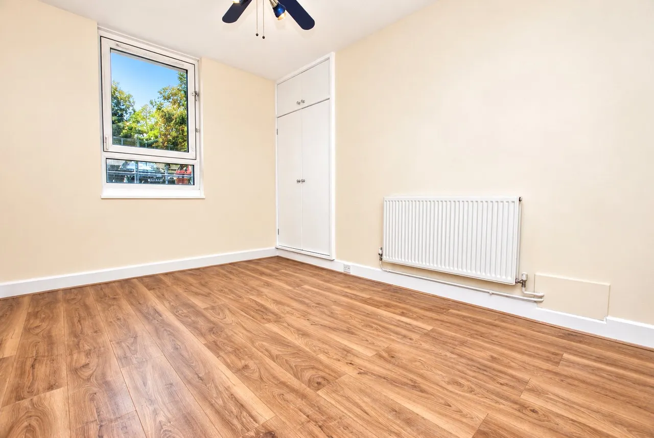 Mount Court, The Mount, GU2, photo 4