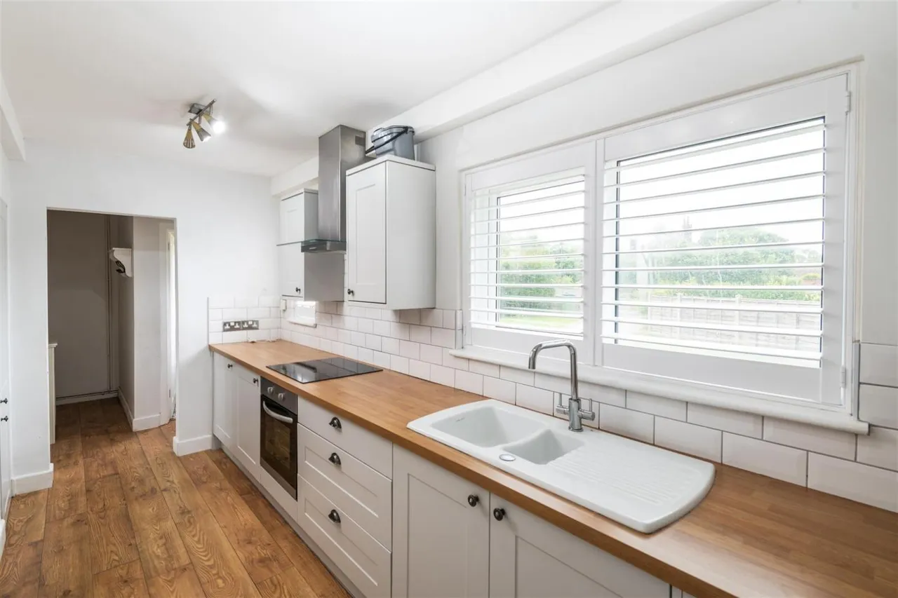 Oakfield Road, Cowfold, RH13, photo 6